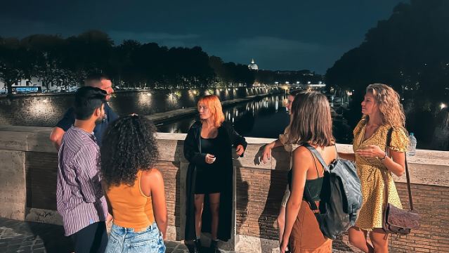 โรม: ทัวร์เดินผีส่วนตัวยามค่ำคืน