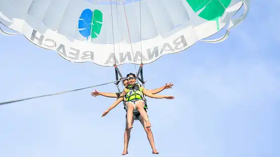 普吉島珊瑚島香蕉沙灘半日遊 出海浮潛傘拖/玻璃船 含餐含接駁