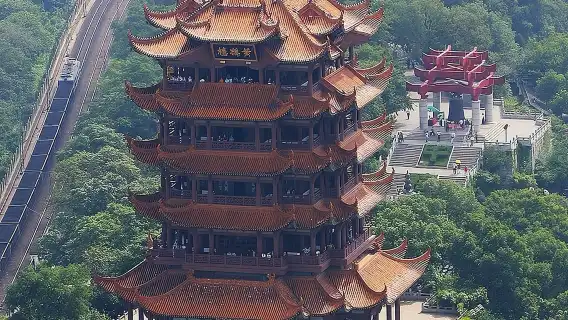 4 hours Walking tour to Wuhan Yellow crane tower and Donghu lake with boat trip