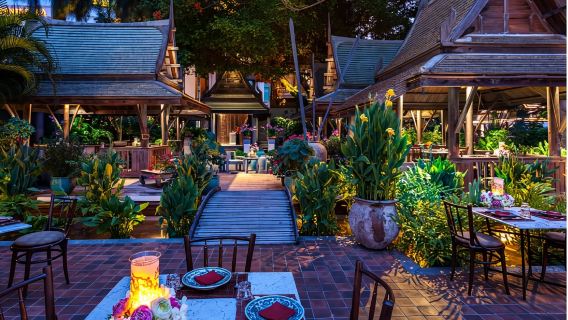 Thailandia Bangkok | Buono pasto al ristorante Thipthara