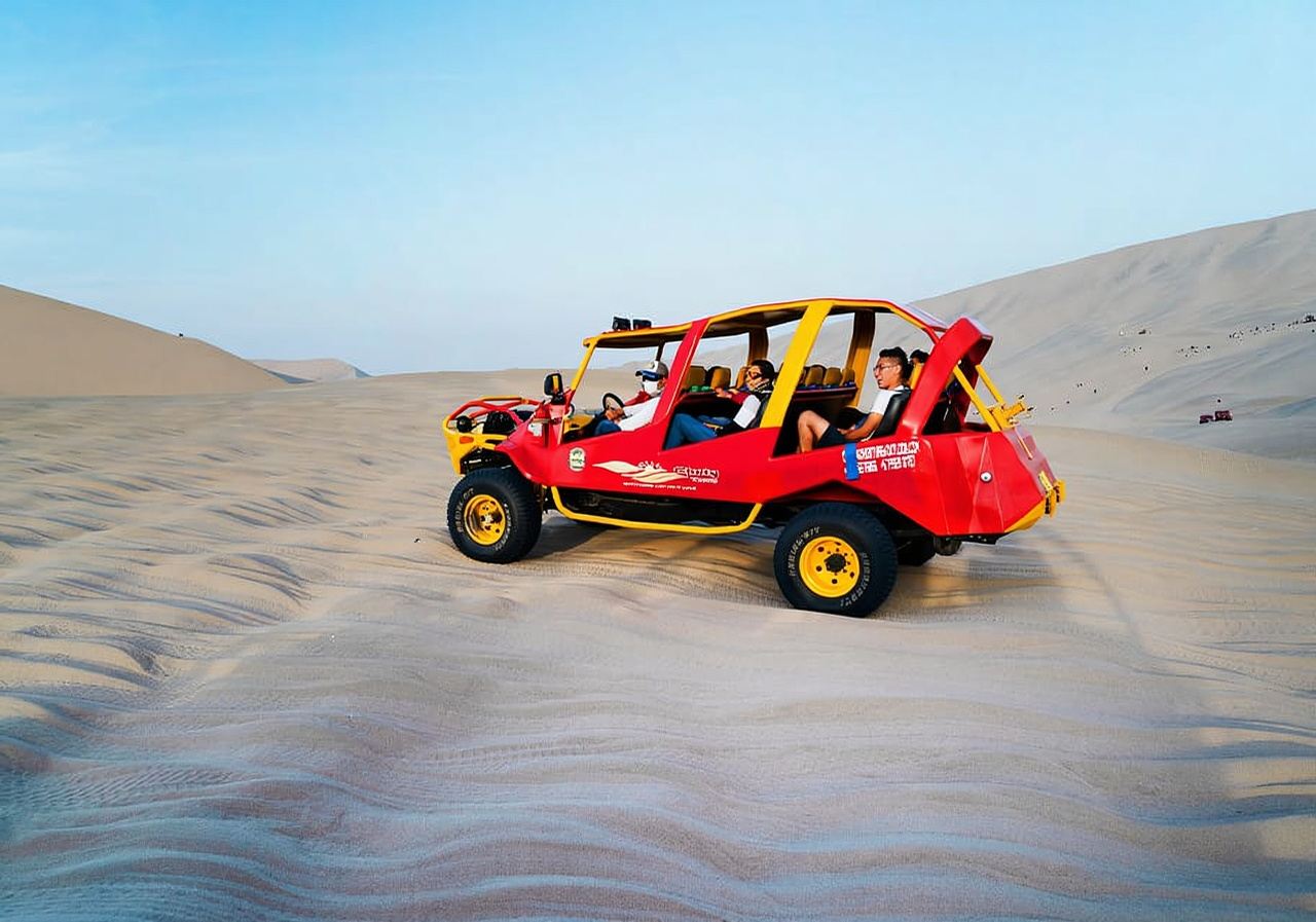 จากลิมา: ทริปวันเดียวที่ปารากัสและฮัวกาชินาพร้อมรถบักกี้