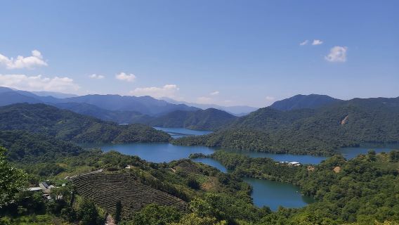 From Taipei: Thousand Island Lake and Pinglin Tea Plantation