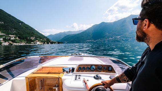 Pelayaran Pribadi di Danau Como dengan Speedboat dari jam 1 siang hingga 4 sore