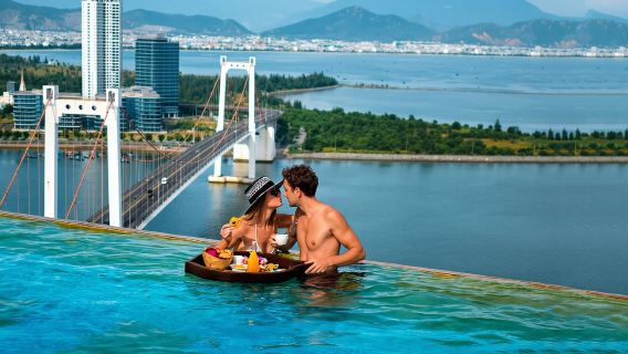 Khách sạn Wyndham Vịnh Vàng Đà Nẵng [Hồ bơi vô cực] Bữa sáng nổi