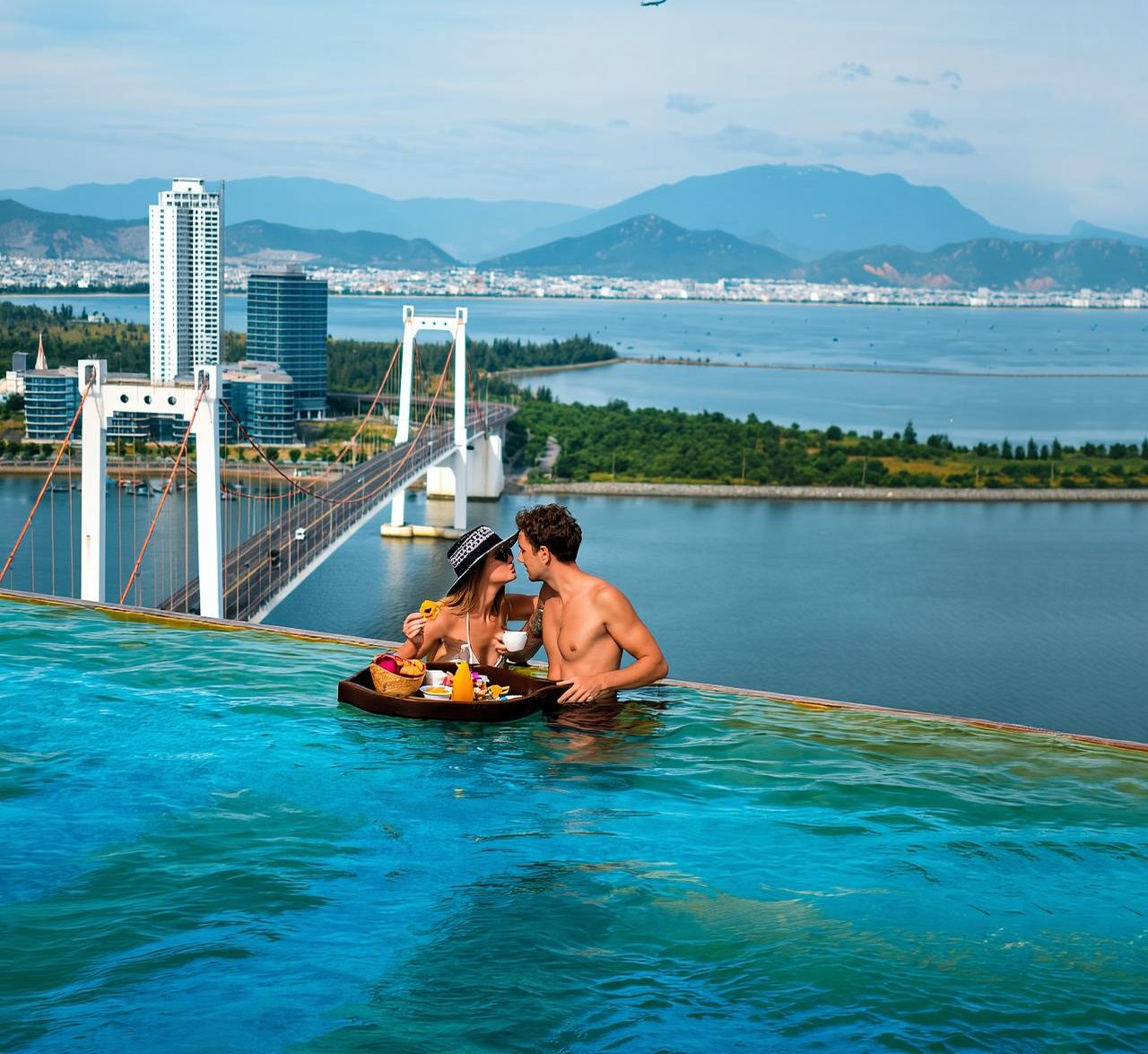 Khách sạn Wyndham Vịnh Vàng Đà Nẵng [Hồ bơi vô cực] Bữa sáng nổi