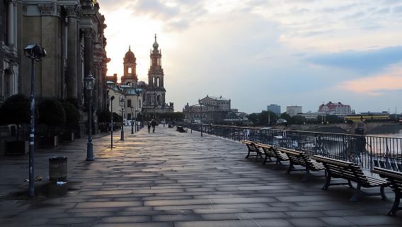 Perjalanan pribadi sehari ke Dresden dari Praha dengan van Mercedes