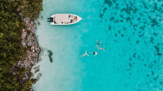 Excursion en hors-bord à l'Île aux Cerfs + Cascade GRSE, barbecue et bar