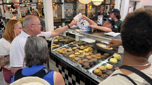 Philadelphia Secret Food Tour of Reading Market and Center City