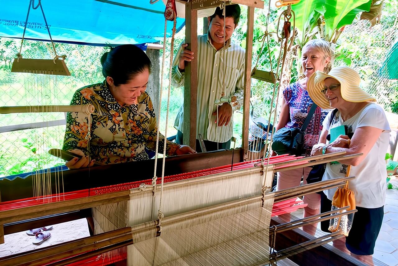 Half Day Silk Island Cruise and Tours with English speaking guide