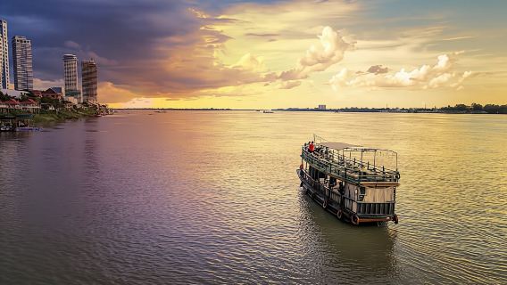 Phnom Penh half-day guided bike and boat tour