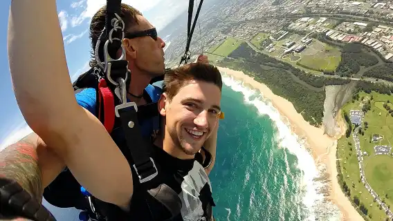 悉尼臥龍崗紐卡素高空海景跳傘【可接送/含稅+贈跳傘證書/專業教練1對1指導】