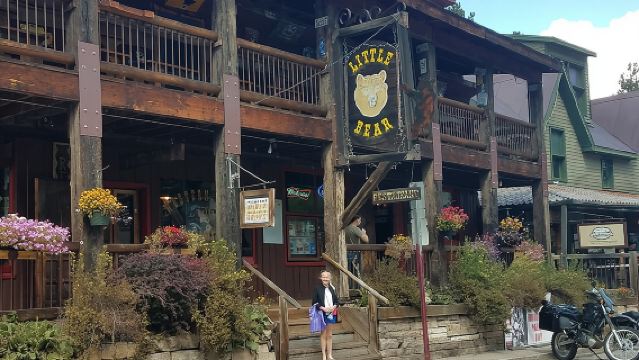 Shared Half-Day Mountain Tour in Red Rocks Evergreen and Echo Lake