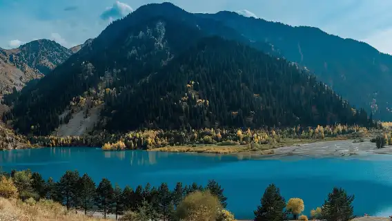 อัลมาตี: ทริปเที่ยวทะเลสาบอิสซิก น้ำตกหมี และฟาร์มปลาเทราต์แบบไปเช้าเย็นกลับ