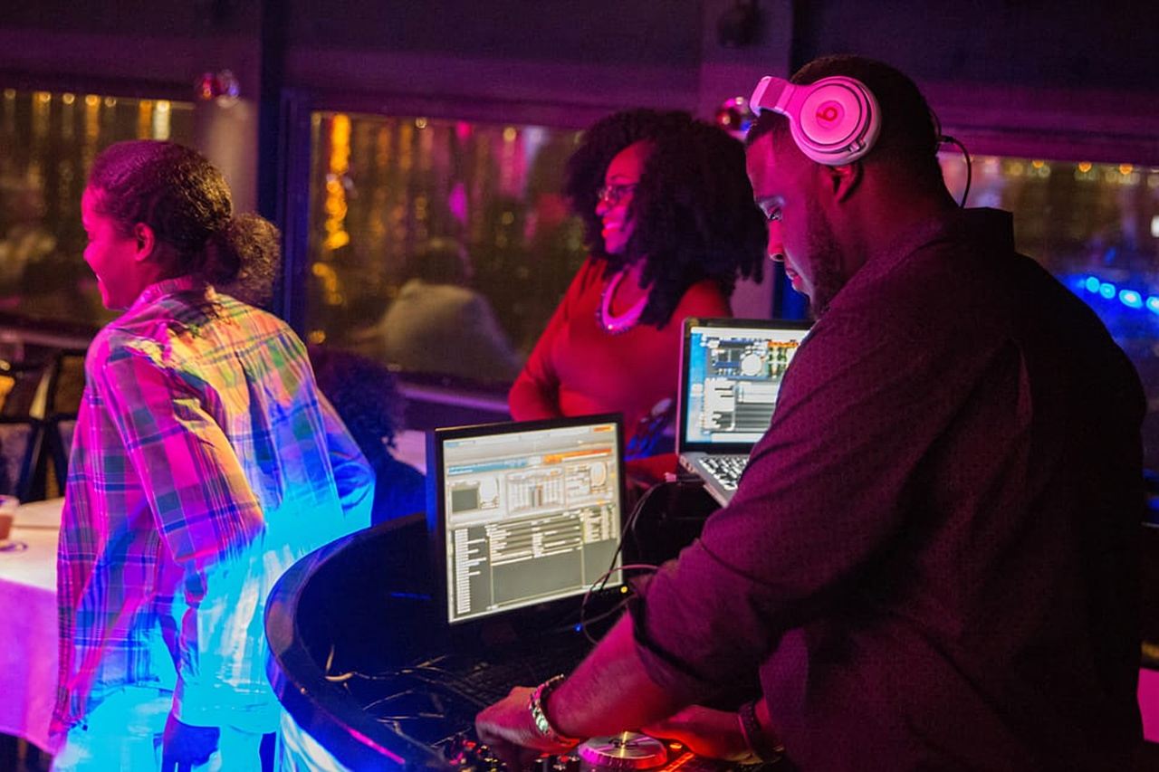 NYC: City Cruises Brunch, Lunch, or Dinner Buffet Cruise