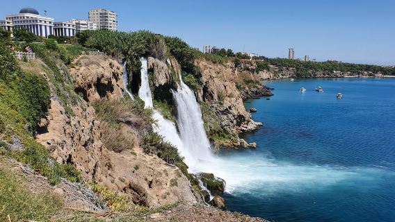Entspannende Bootstour in Antalya mit Mittagessen, Schwimmen und Wasserfällen