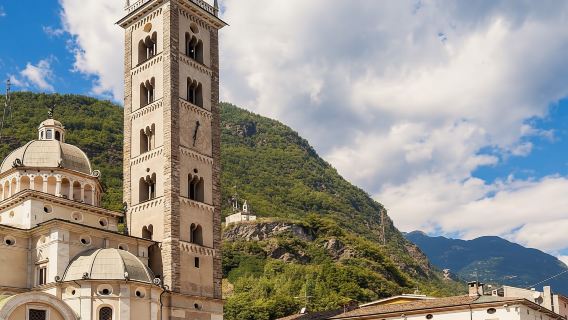 รถไฟสีแดงเบอร์นิน่าและอัลบูลา