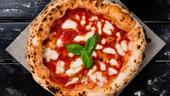 Autentico tour gastronomico di Napoli con oltre 8 degustazioni di pizza, vino e altro ancora