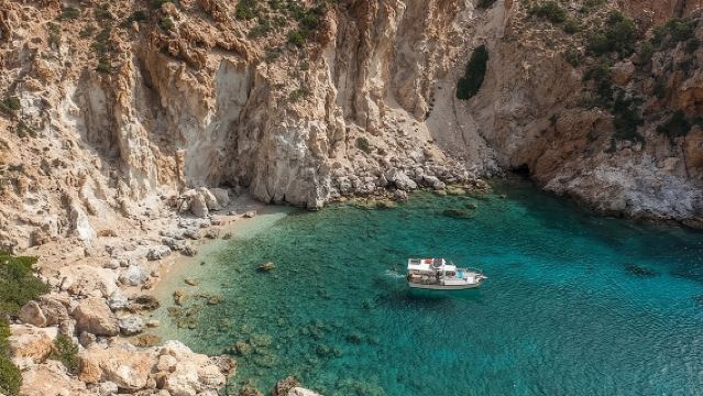 Pelayaran Pagi Bersama dari Pollonia ke Polyaigos