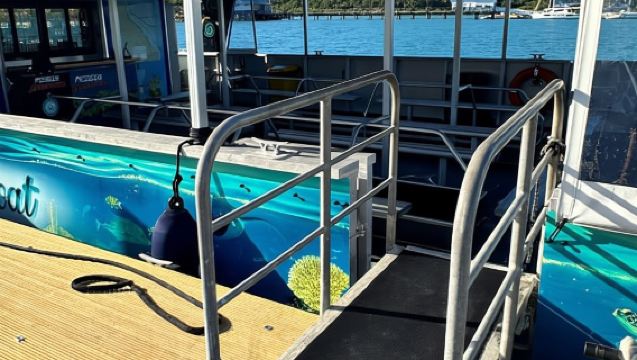 Airlie Beach: Tur Kapal Berlantai Kaca