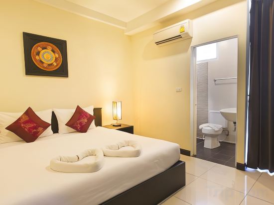 The Elegant Patong Room Type - Deluxe Double Room with Kitchen