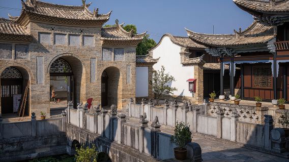 石屏古城+鄭營村+異龍湖一日遊