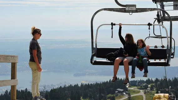 Tour nhóm nhỏ: Cầu treo Capilano và Núi Grouse từ Vancouver