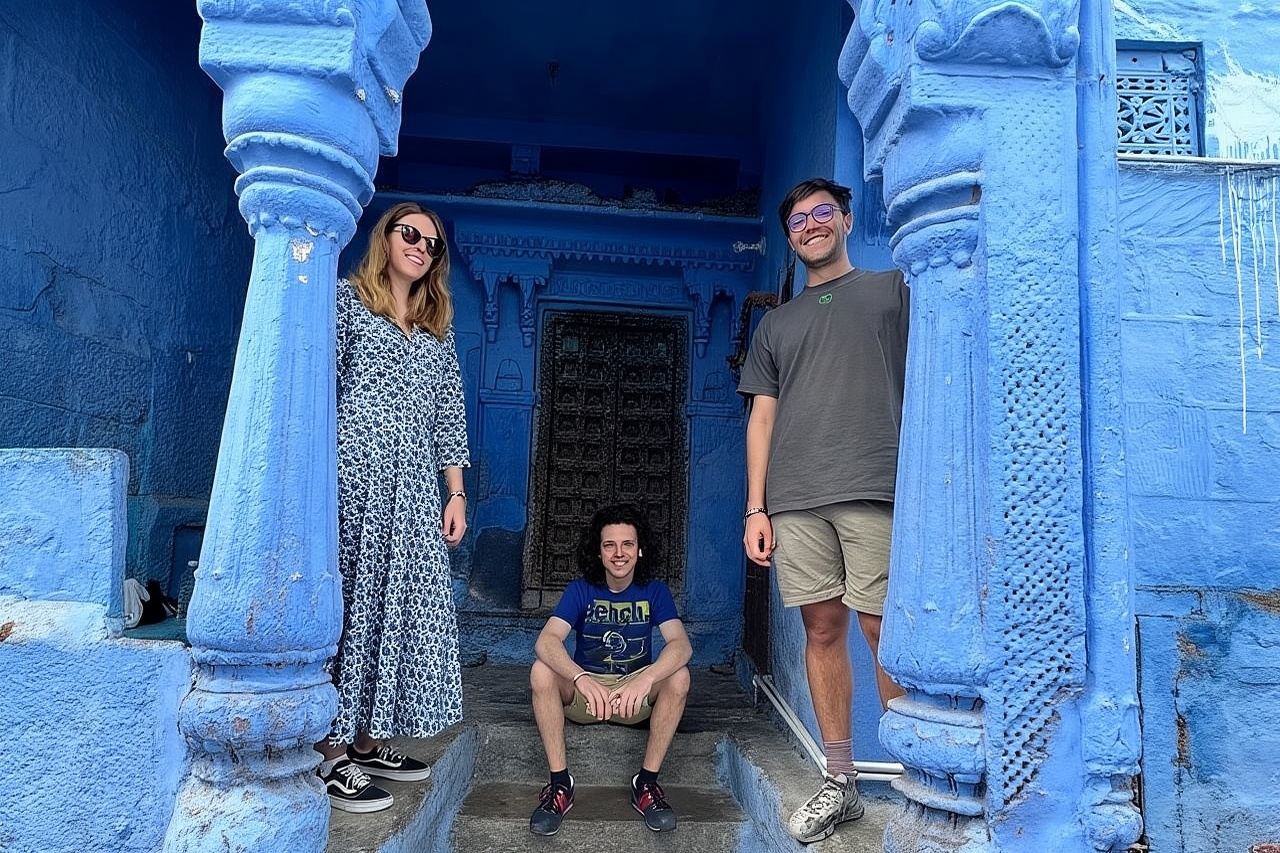 Tour privato a piedi del patrimonio di Blue City con prelievo e rientro