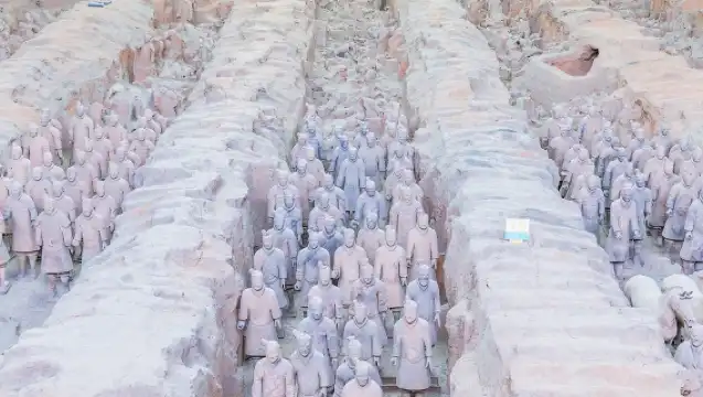 One-day tour of the Terracotta Army and Huaqing Pool in China [English-speaking guide]