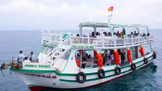 富國島包船出海一日遊【客製行程/浮潛/海釣/午餐/飯店接送】