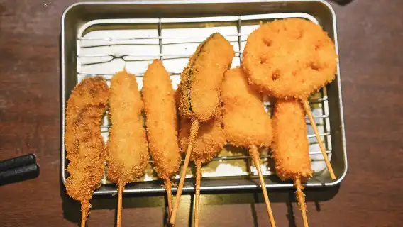 Osaka Local Foodie Walking Tour in Dotonbori and Shinsekai