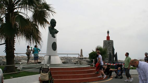 Marbella, Mijas and Puerto Banús Full-Day Sightseeing Tour