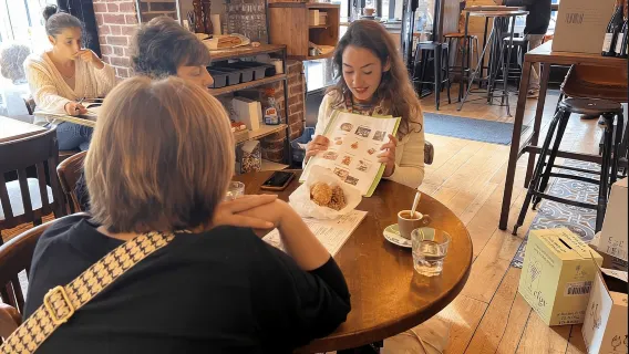 Paris: Tour ẩm thực đi bộ 3 giờ tại Belleville cùng người dân địa phương