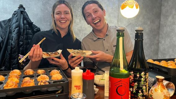 Degustazione di sakè di Osaka con cottura di takoyaki
