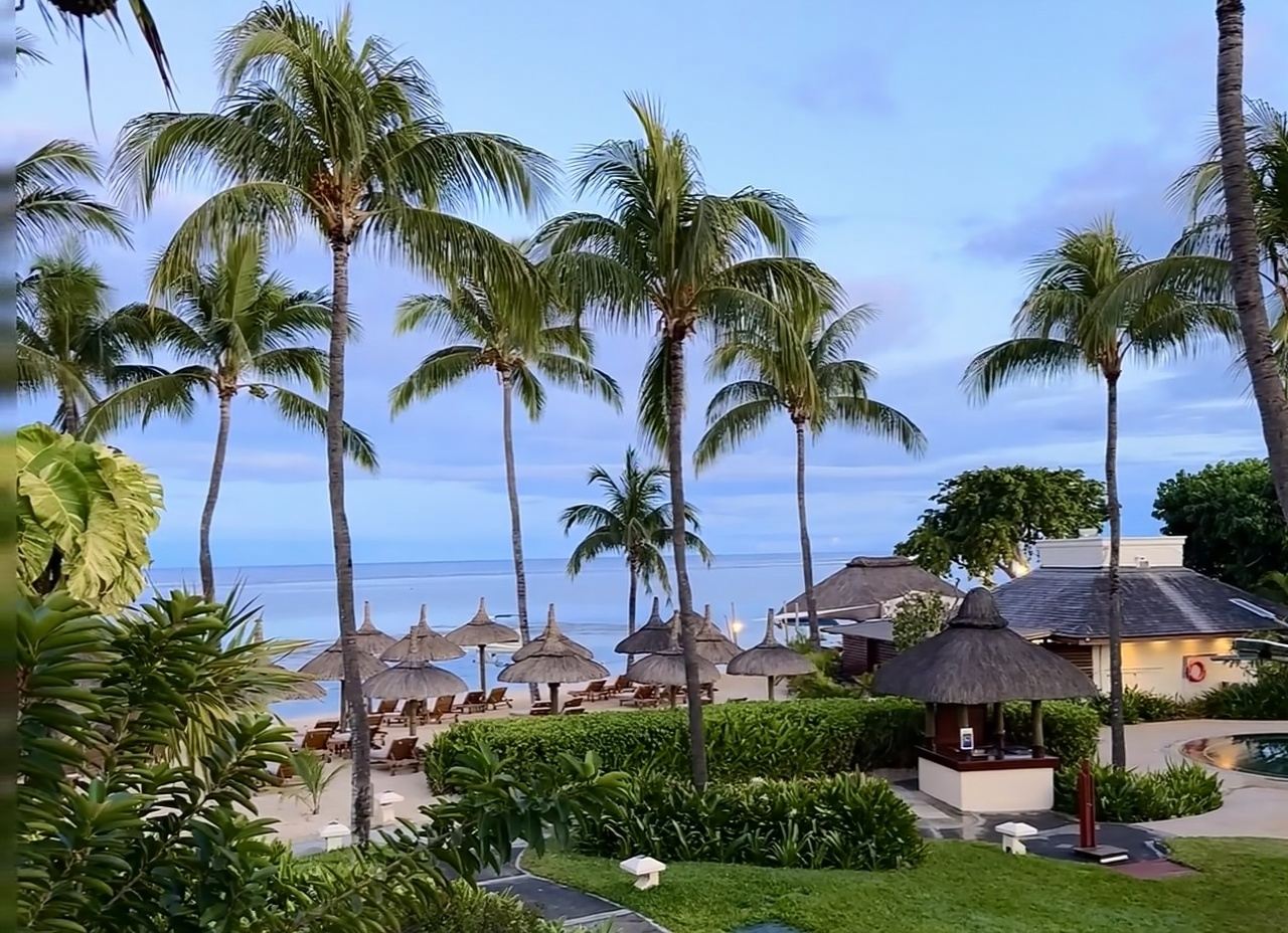 毛里求斯鹿洞火山口+黑河谷+亞歷山德拉瀑布+七色土包車一日遊