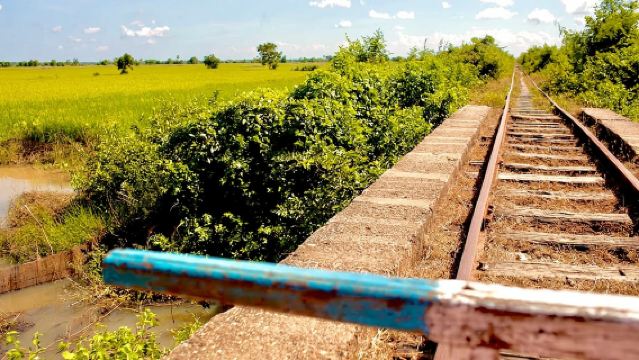 Siem Reap to Battambang: Bamboo Train Countryside Experience
