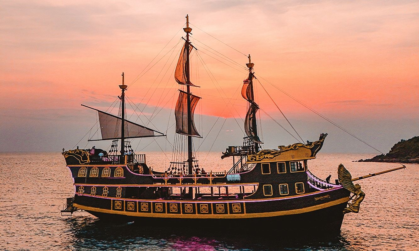Thailand Pattaya Koh Larn + Ko Sak sailing boat 1-day tour with Black Pearl DJ party + sea fishing