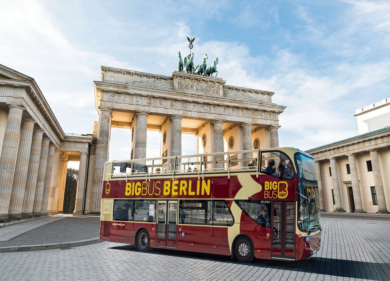 Berlin Big Bus hop-on hop-off bus [luxury open-top bus/multiple bus routes/explore at your own pace/walking tour/experience currywurst]