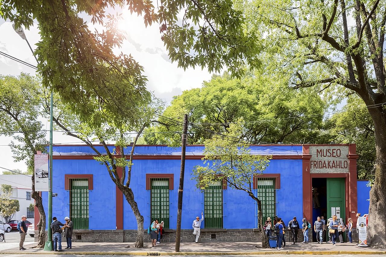Frida Kahlo's House, Coyoacan and Xochimilco - All Day Tour