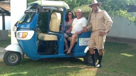 Colombo Bay Tuk Tuk City Tour