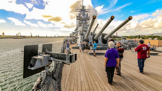 Pearl Harbor: USS Arizona Memorial & USS Missouri Battleship Tour from Waikiki