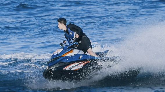 海南三亞鳳凰島水上項目套票·快艇觀光摩托艇小黃鴨大飛魚皮卡丘跑車拖傘等(專業教練+淡水沖涼+更衣室)