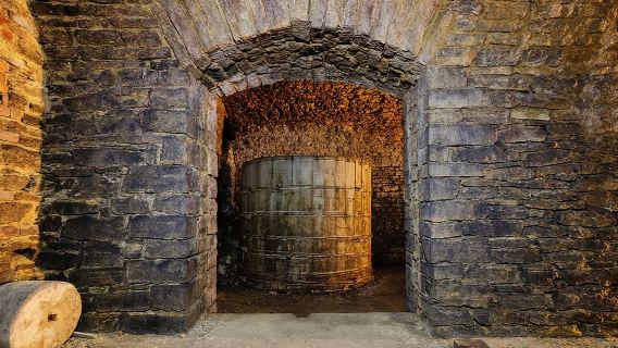 Hidden Brewery Caverns Tour in Cincinnati with Beer Tasting