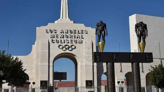 Shared 8-Hour Los Angeles City Sightseeing Tour from Long Beach