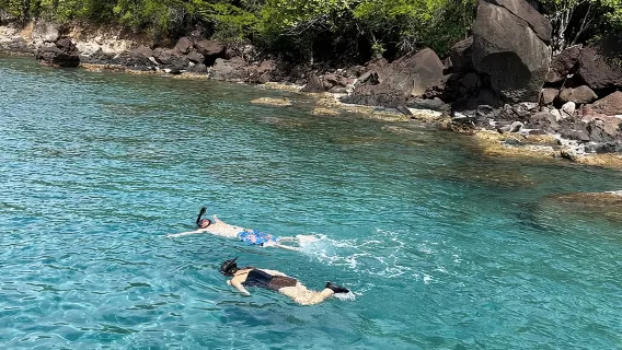 Bateau privé Lucia pour snorkeling, visite et plage à Soufrière