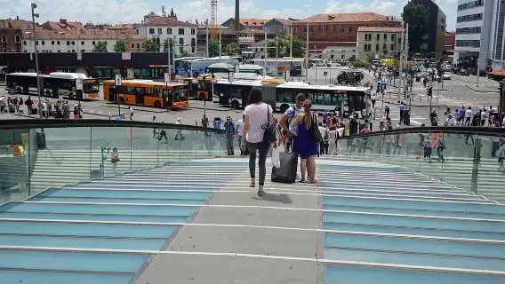 Marco Polo Airport (VCE) - one-way bus to Venice city center [instant booking/convenient and fast]