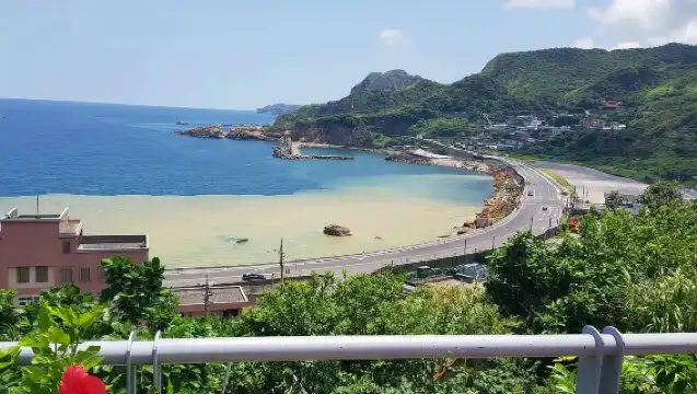 Yehliu & Yin Yang Sea & Jiufen & Cat Village & Shifen Waterfall Sky Lantern Release (Hotel Pickup)