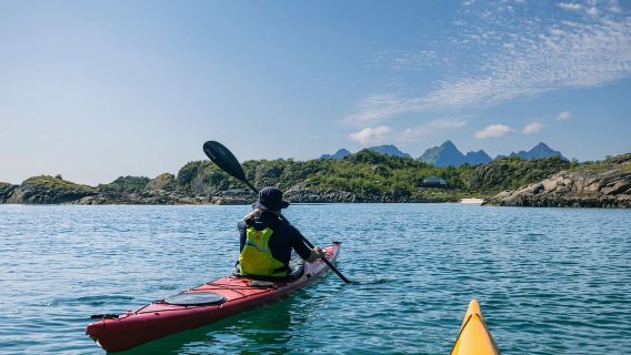 From Svolvær: Lofoten Guided Kayak Experience