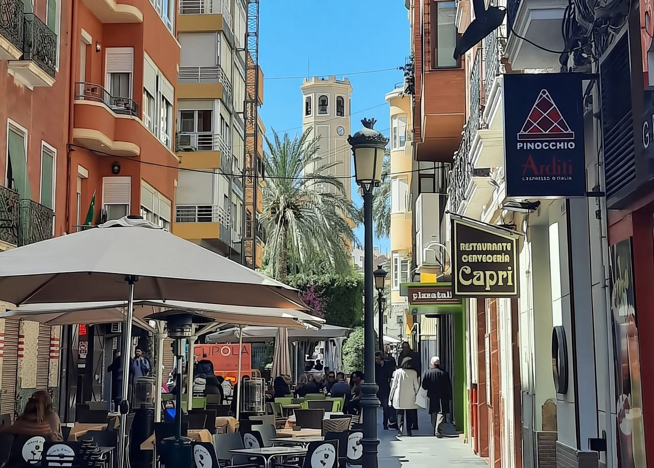 Dari Albir dan Benidorm: Lawatan Sehari ke Alicante oleh Jurulatih