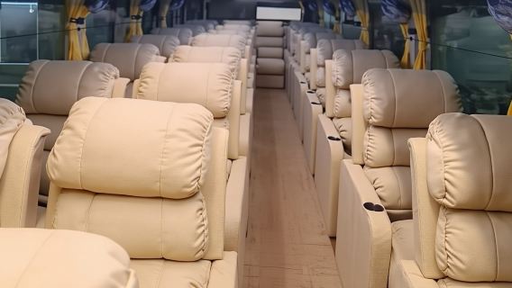 Dari Pokhara ke Kathmandu: Perjalanan Mewah dengan Sofa Bus