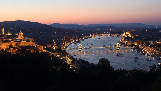 Tour de exploración independiente por la Colina Gellért de Budapest